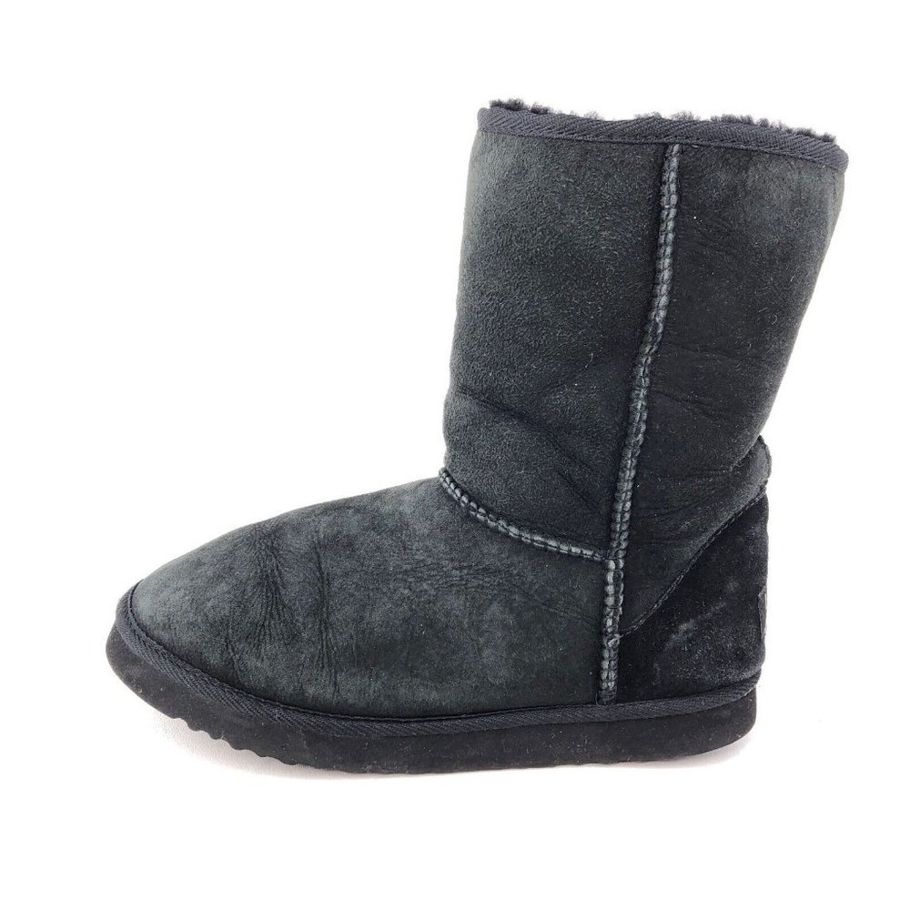 UGG Classic Short Sheepskin Winter Boots W8